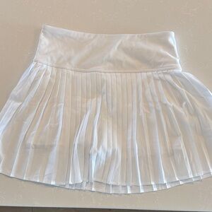 NWT Fabletics White Pleated Hot Shot Mini Skirt